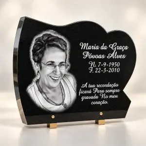 Lápide em Granito Preto com Fotografia a Laser – PL4L